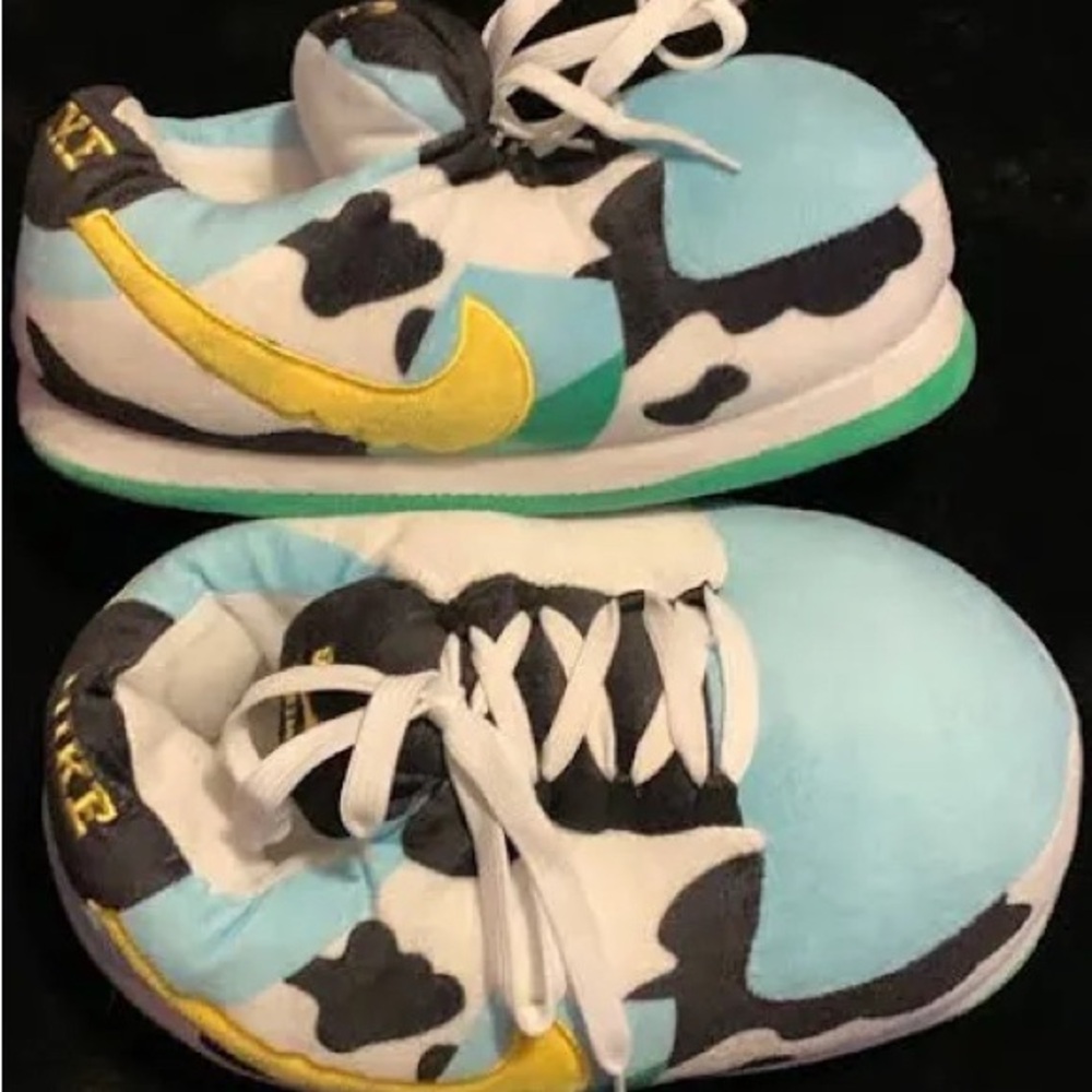 Nike Slippers pick your style - Picture 3 of 4
